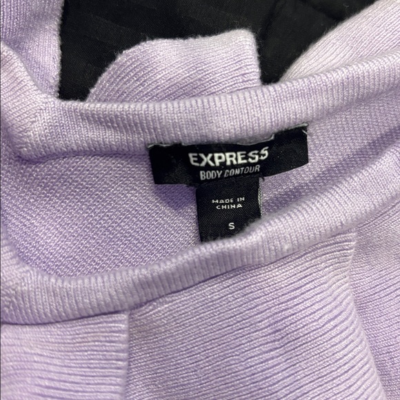 Express Lavender Ruffle V-Neck Crop Top - Picture 2 of 2